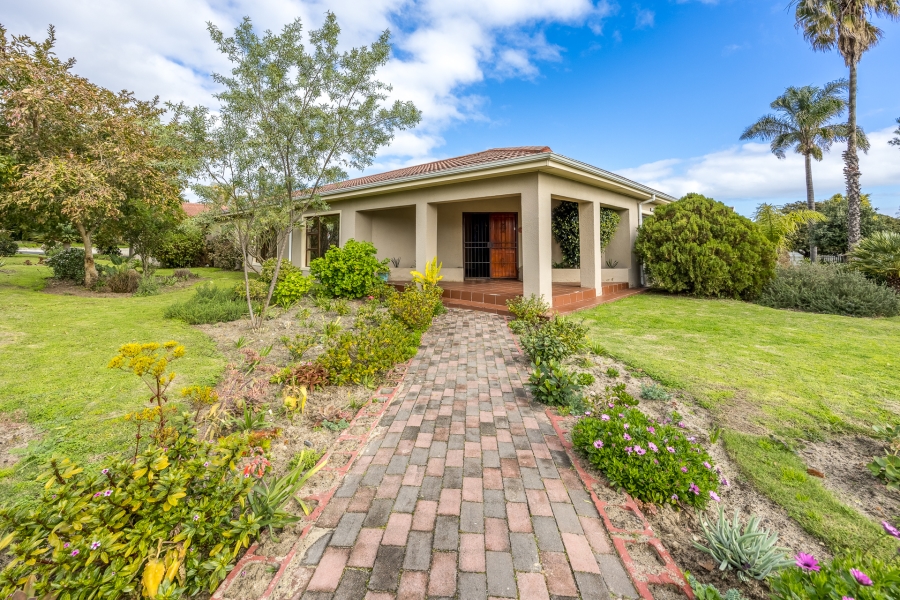 6 Bedroom Property for Sale in Elim Western Cape